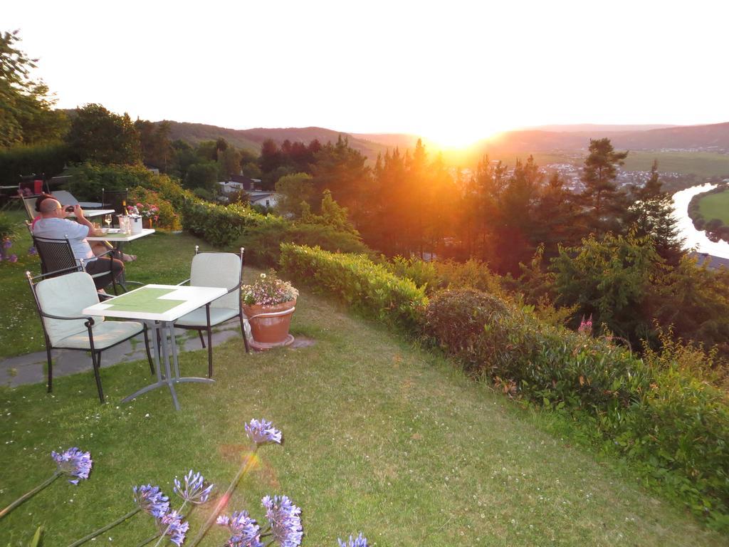 Gastehaus-Weingut Loersch Otel Leiwen Dış mekan fotoğraf