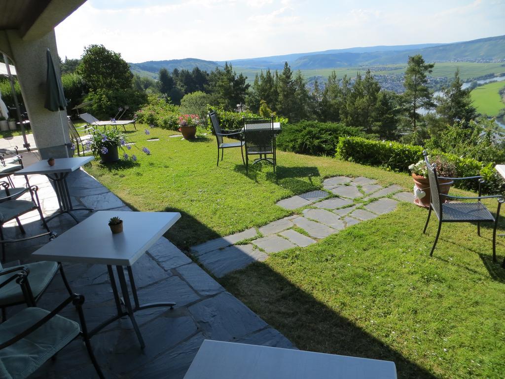 Gastehaus-Weingut Loersch Otel Leiwen Dış mekan fotoğraf